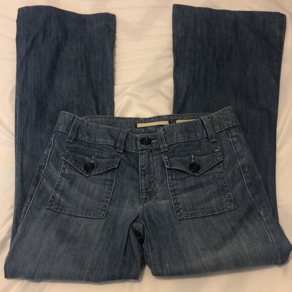 GAP 1969 Limited Edition Medium Wash Blue Denim Jeans size 4 Bell Bottom